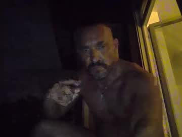 publicnakedtom